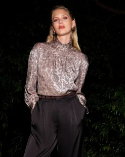 Forcast Melisa Gathered Yoke Top Leopard Best